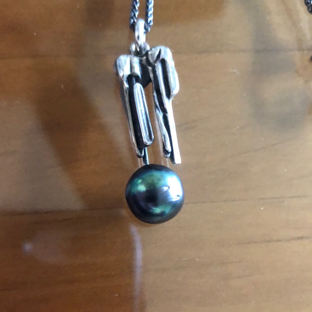 Real Fijian large black pearl, custom design Bryce Canyon